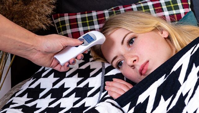 Cotton fever symptoms appear suddenly and can feel overwhelming. The condition typically begins 15 to 30 minutes after injection